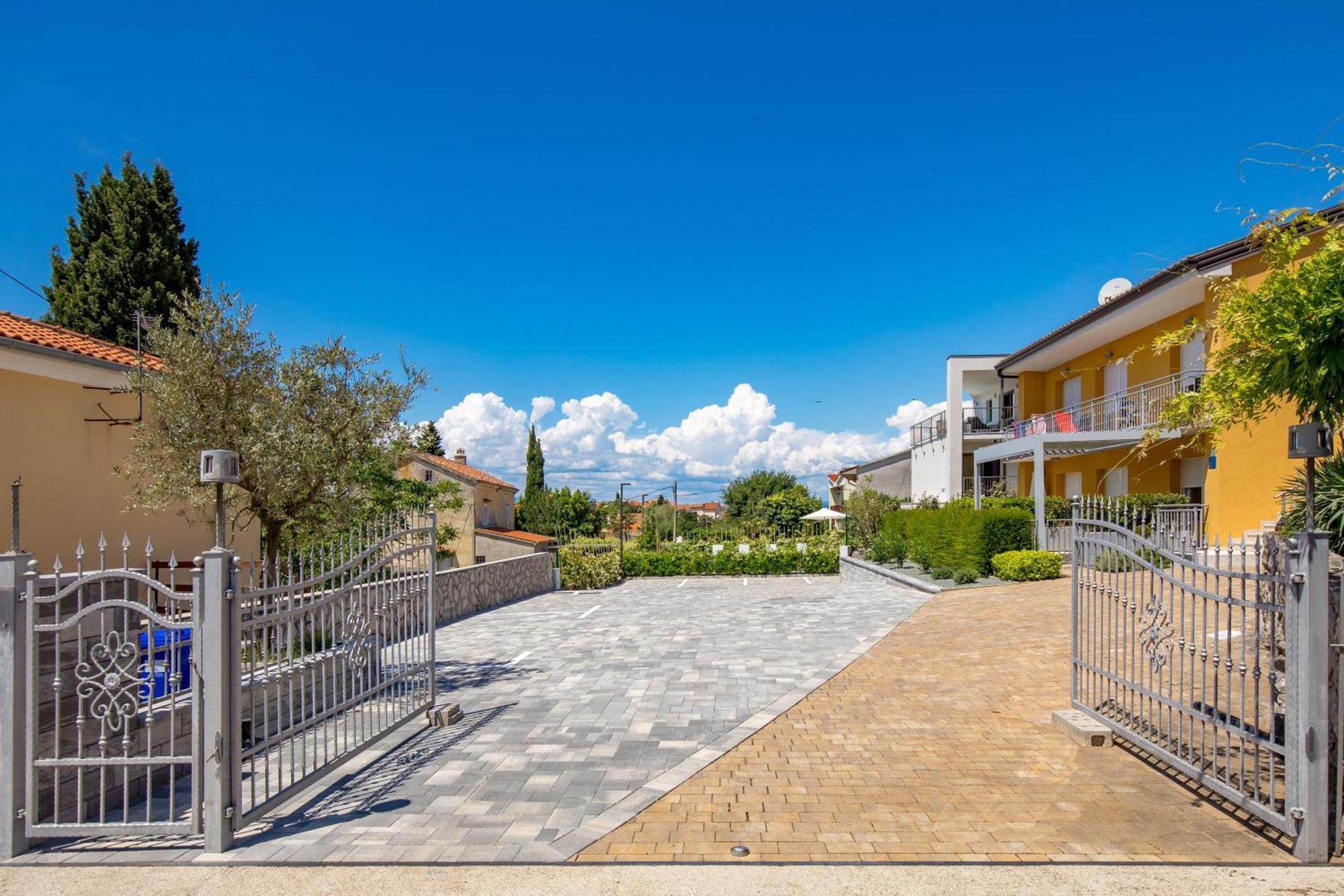 Appartments Adriatic Omišalj Zewnętrze zdjęcie